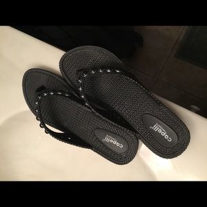 Capelli Flip Flops Black Size 8